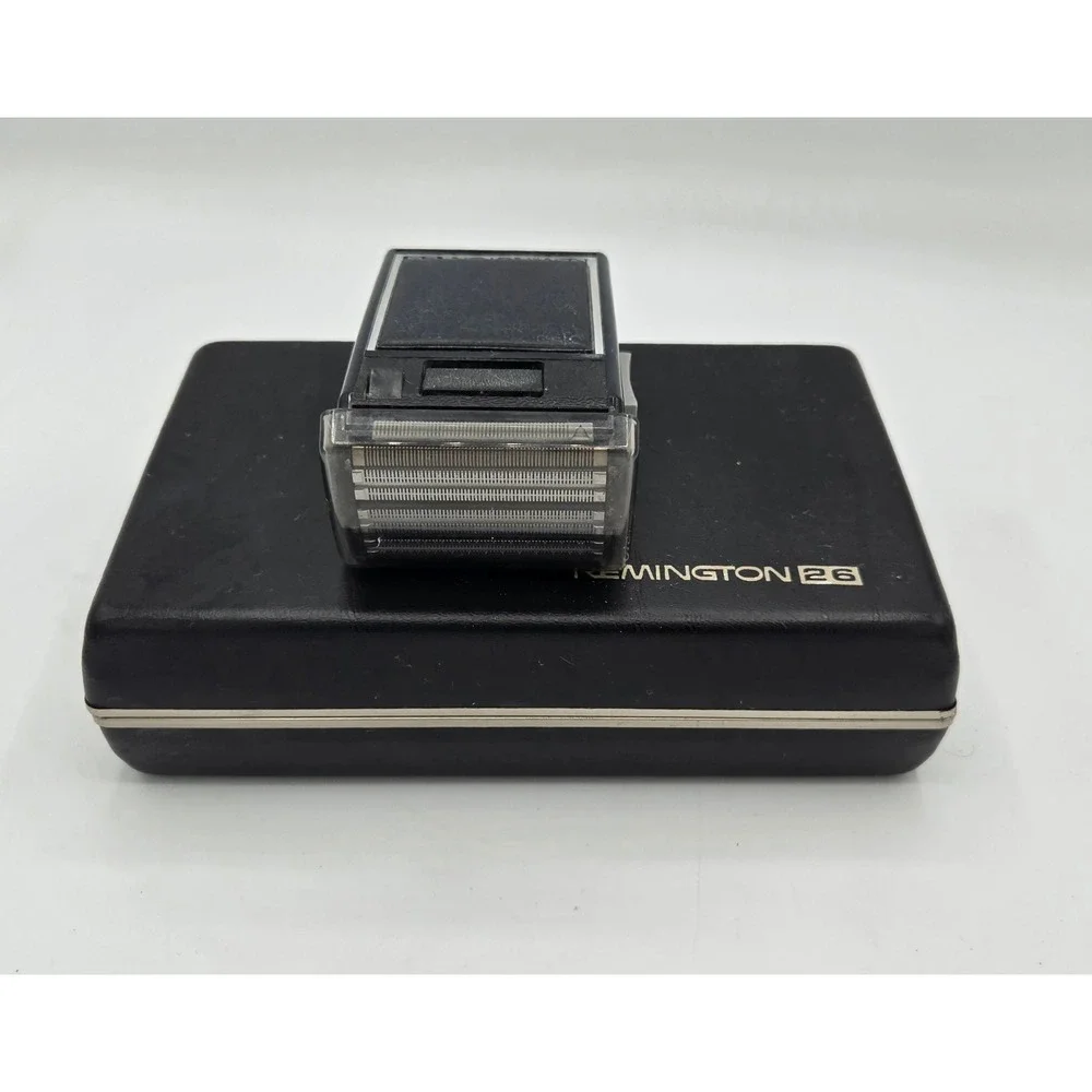 Vintage Remington Lektro Blade 26 Electric Shaver‎ with Travel Case Sperry Rand